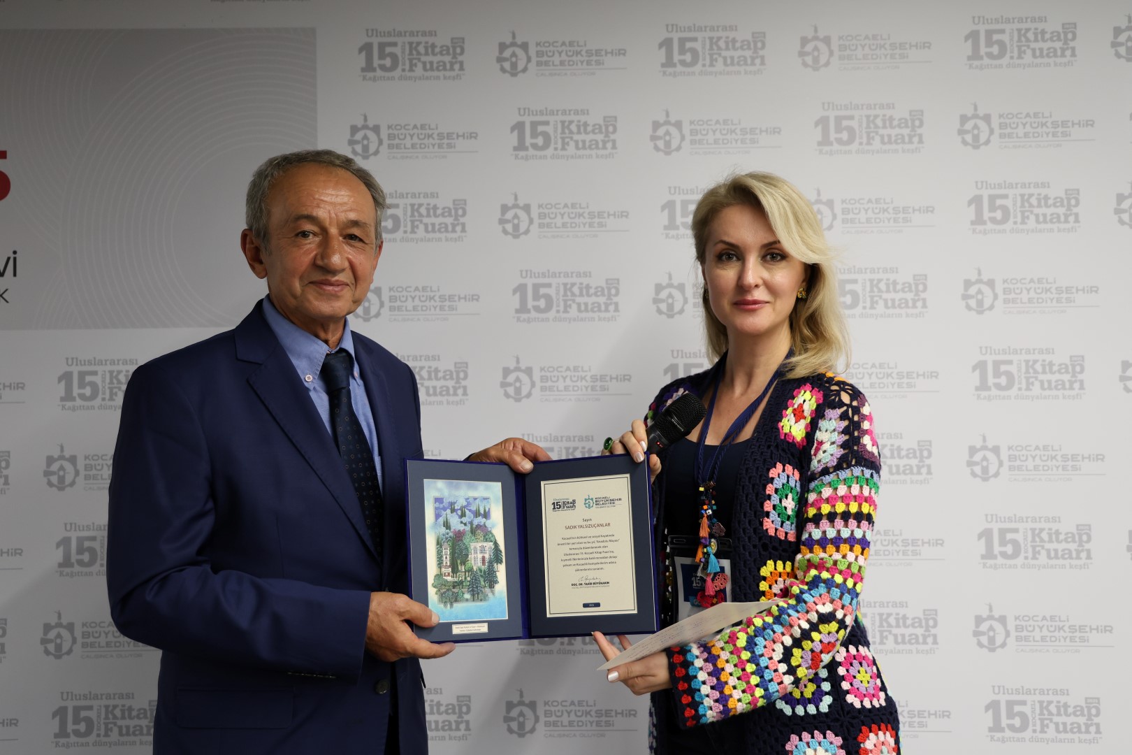 “Akçakoca Rüzgarla Konuşan Çocuk” Kocaeli Kitap Fuarı’nda Okurlarıyla Buluştu (3)