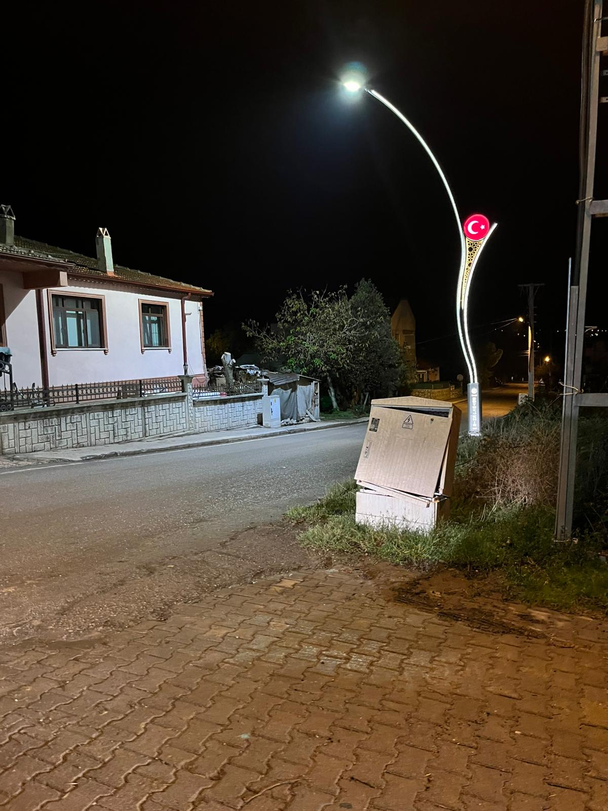 Akmeşe’de Mahalle Sakini İsyan Etti “3 Aydır Arızalı Elektrik Panosu Onarılmadı!” (2)