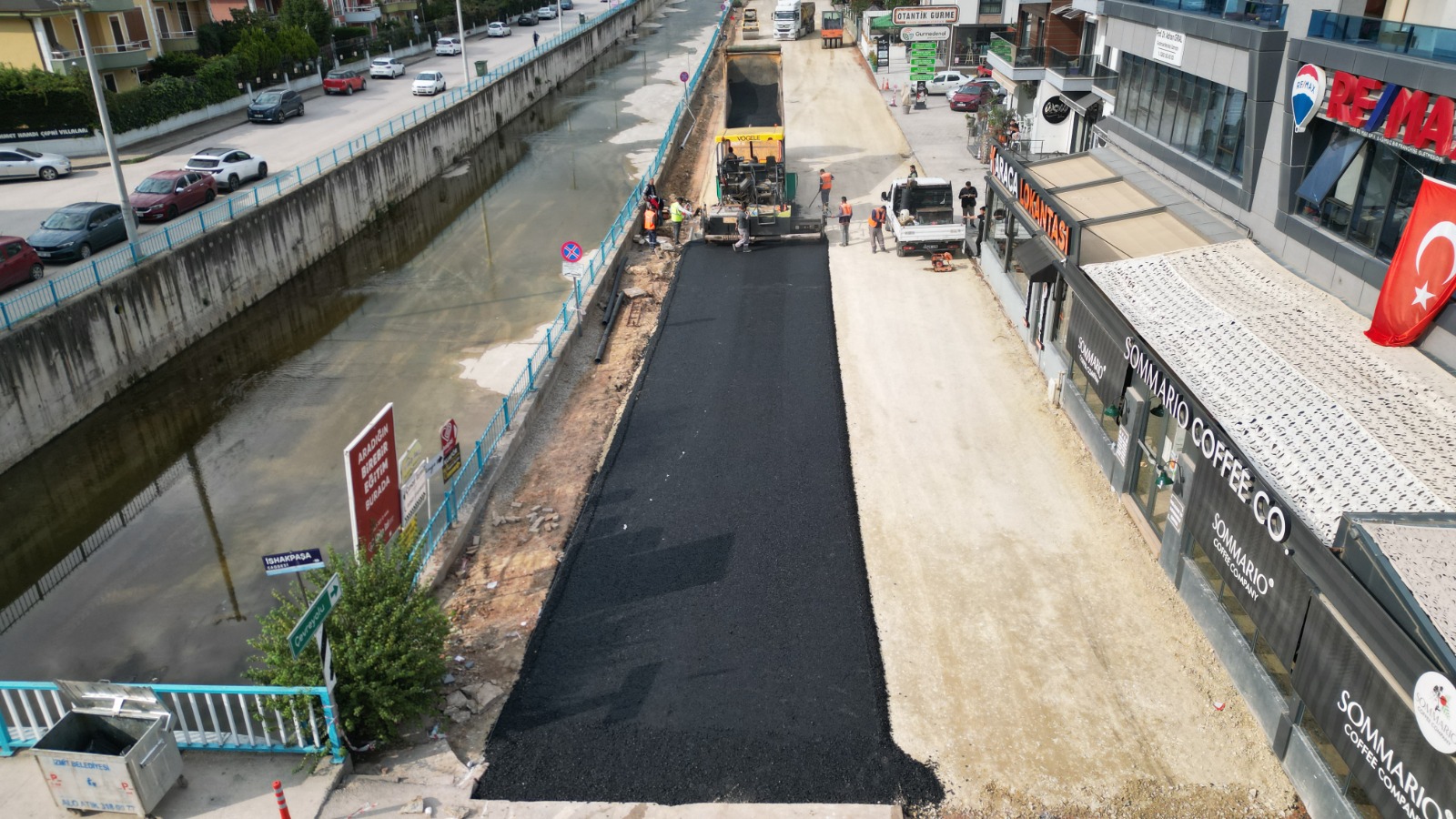 Alikahya Fatih Mahallesi’nde 2300 Ton Asfaltla Yollar Yeniliyor (1)