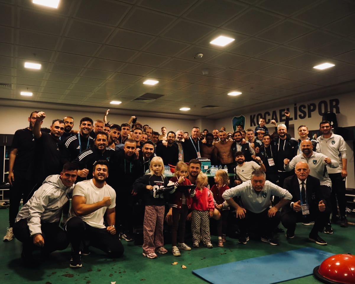 Başkan Büyükakın’dan Kocaelispor’a Tebrik “Muhteşem Bir Oyun, Harika Bir Galibiyet” (1)