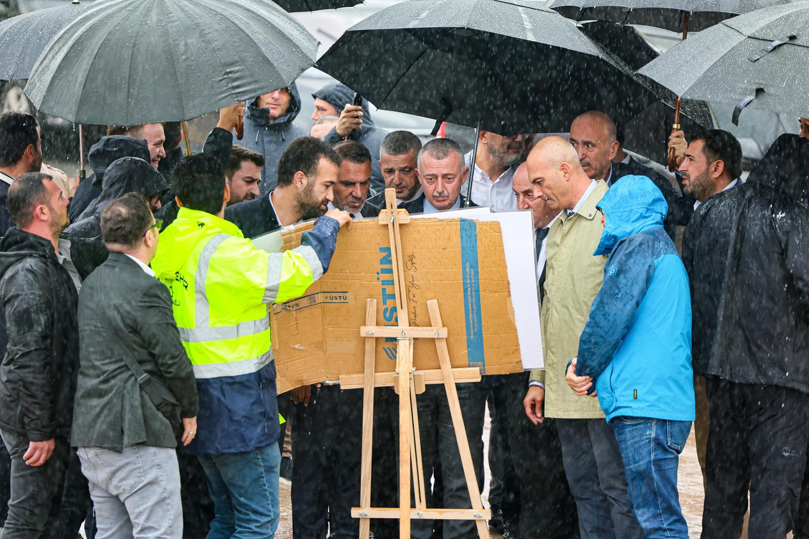 Başkan Büyükakın'dan Sağanak Yağış Altında Denetim (4)-1