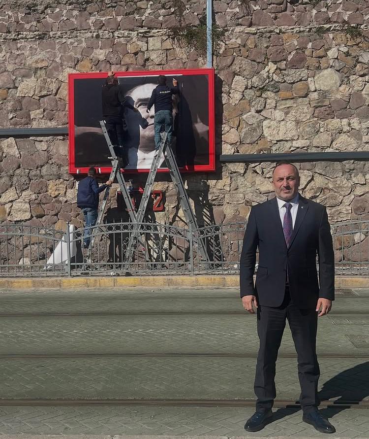 Başkan Kazan’ın Yaptırdığı Atatürk Posteri Milli Takım Sayfasında! (2)