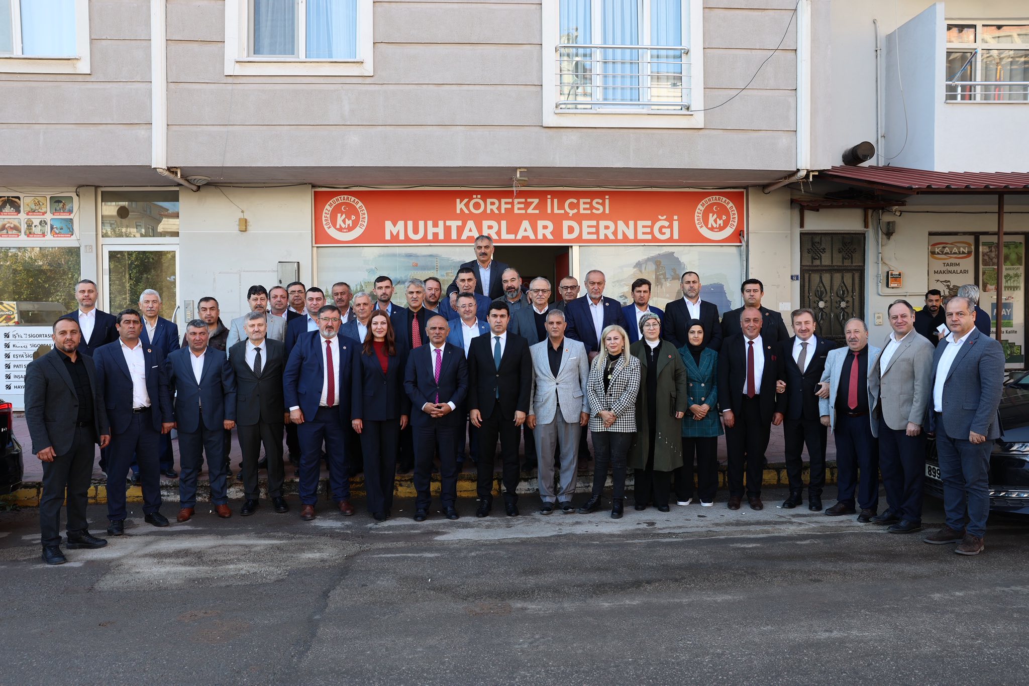 Bi̇rli̇kteler (1)