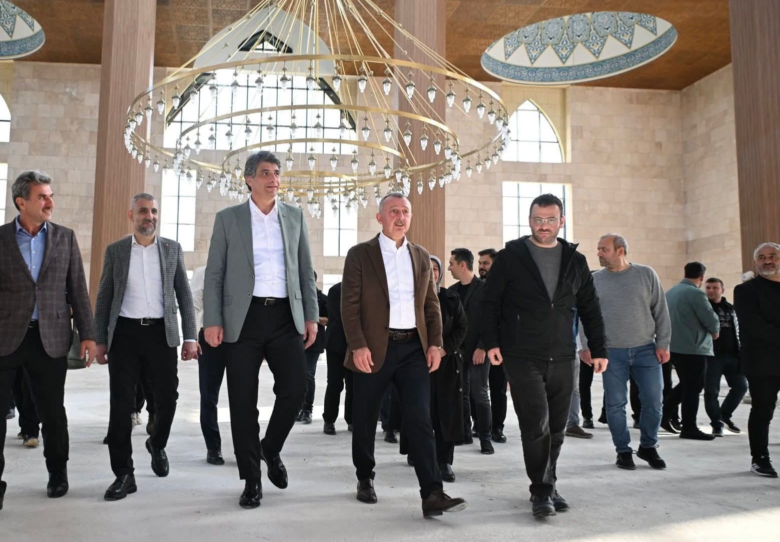 Büyükakın Duyurdu Kartepe Kent Meydanı Camii’nde Sona Yaklaşıldı (5)