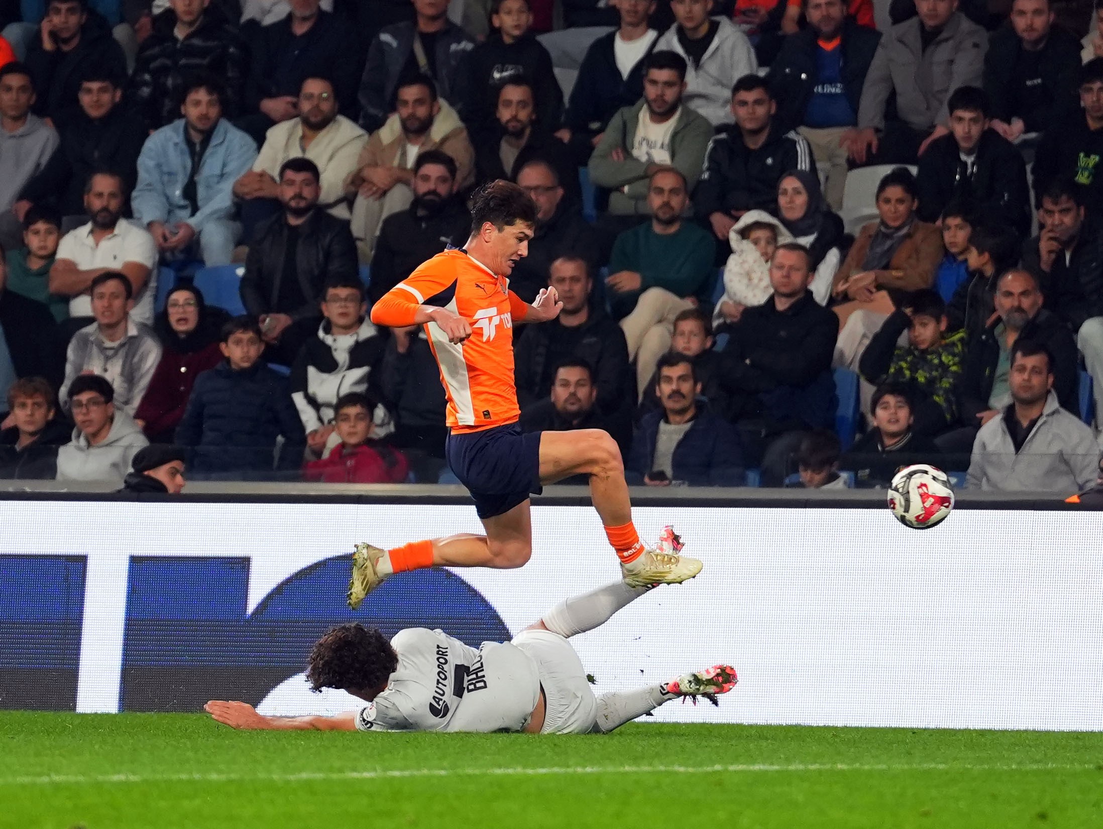 Canli Anlatim Başakşehir Kocaelispor Karşılaşması (2)-1