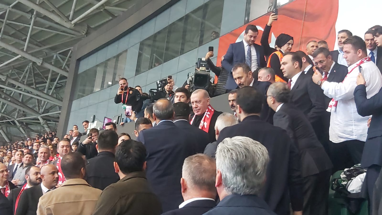 Cumhurbaşkanı Erdoğan, Türkiye Gürcistan Maçı Öncesi Stadyumda (3)