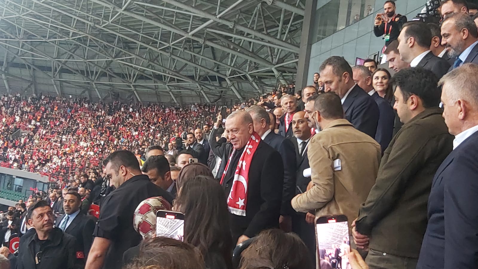 Cumhurbaşkanı Erdoğan, Türkiye Gürcistan Maçı Öncesi Stadyumda (4)