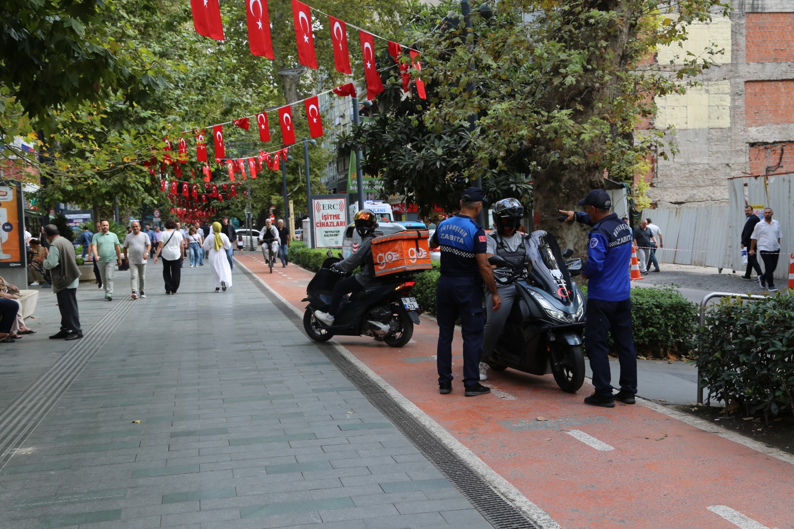 Cumhuriyet Bulvarı’nda Yaya Önceliği1
