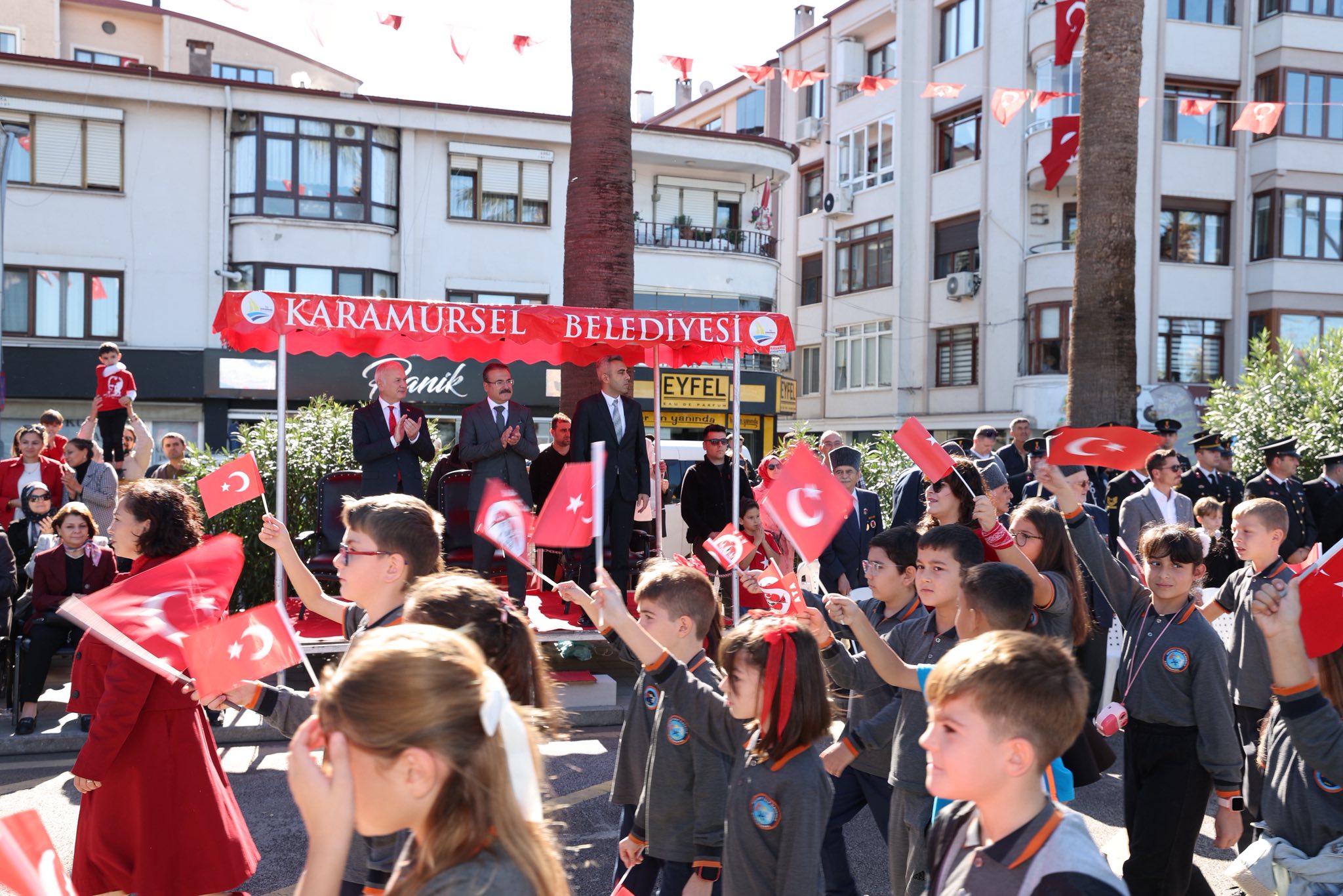 Cumhuri̇yet Coşkusu Karamürsel’i̇ Sardi (12)