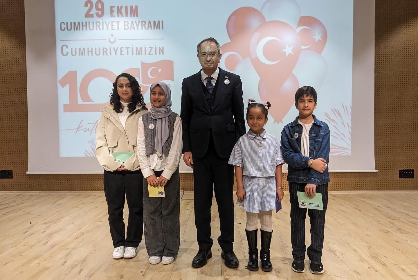 Cumhuriyetin 102. Yılı Dilovası’nda Coşkuyla Kutlandı (11)