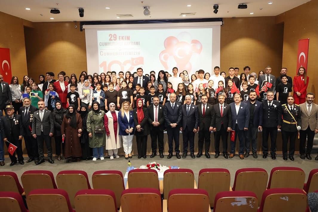 Cumhuriyetin 102. Yılı Dilovası’nda Coşkuyla Kutlandı (4)