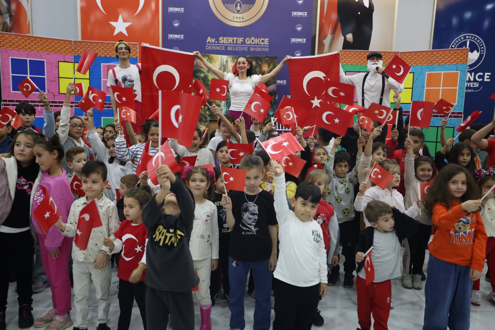 Derince’de Cumhuriyet Coşkusu “Dedemin Mirası Cumhuriyet” Ile Başladı (5)