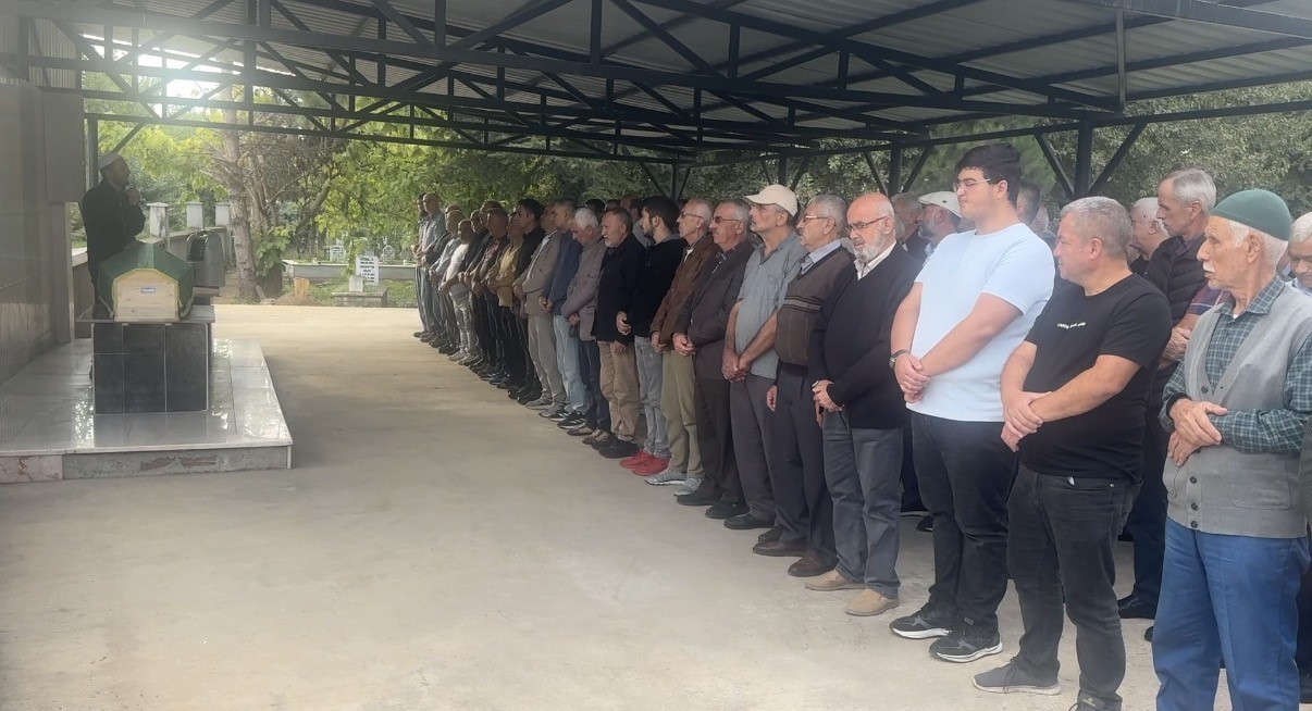 Dilovası’nda Patlamada Hayatını Kaybeden Murat Fırtına, Son Yolculuğuna Uğurlandı (1)
