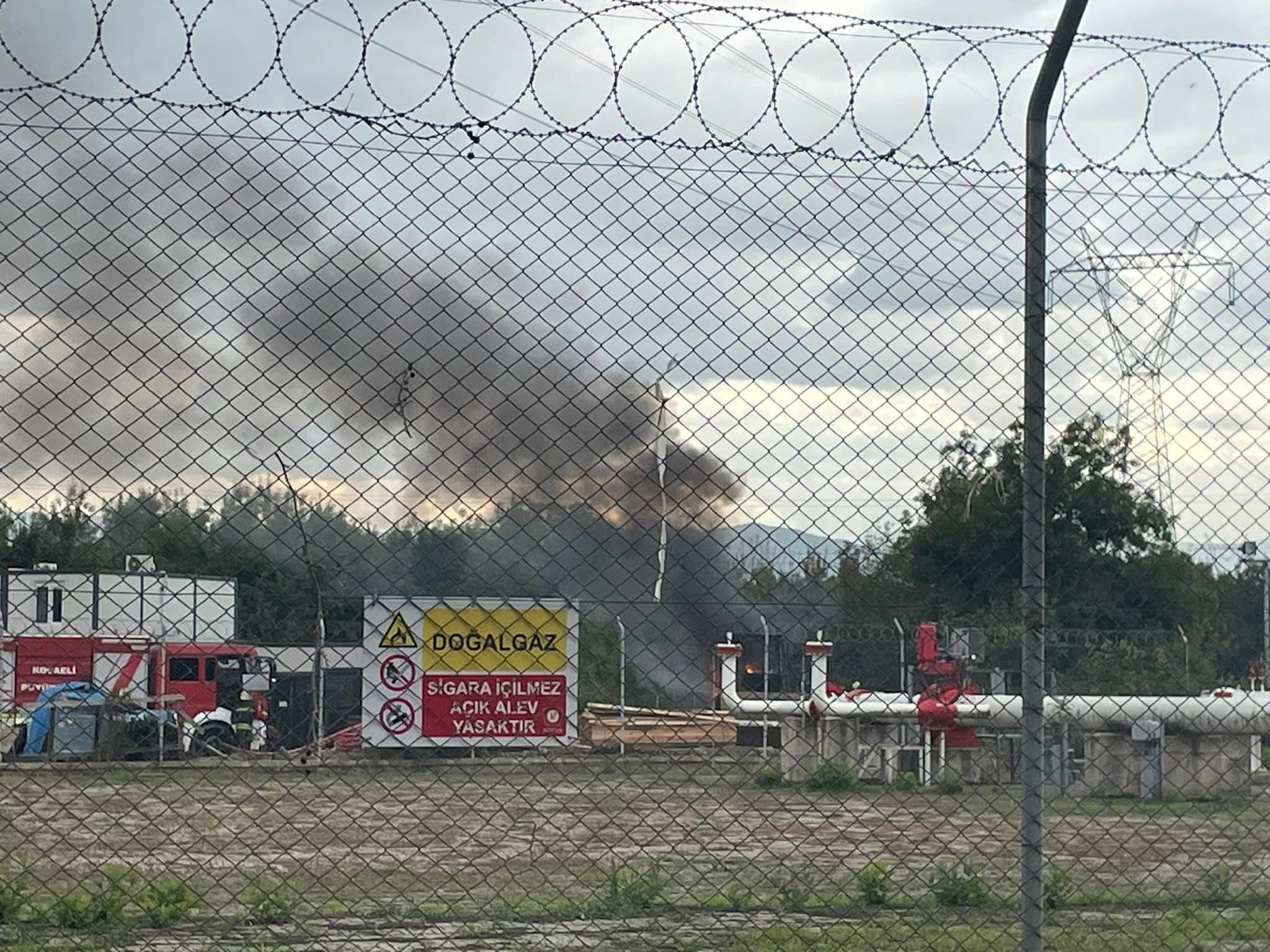 Doğalgaz İstasyonu Yanında Korkutan Yangın! (1)-1