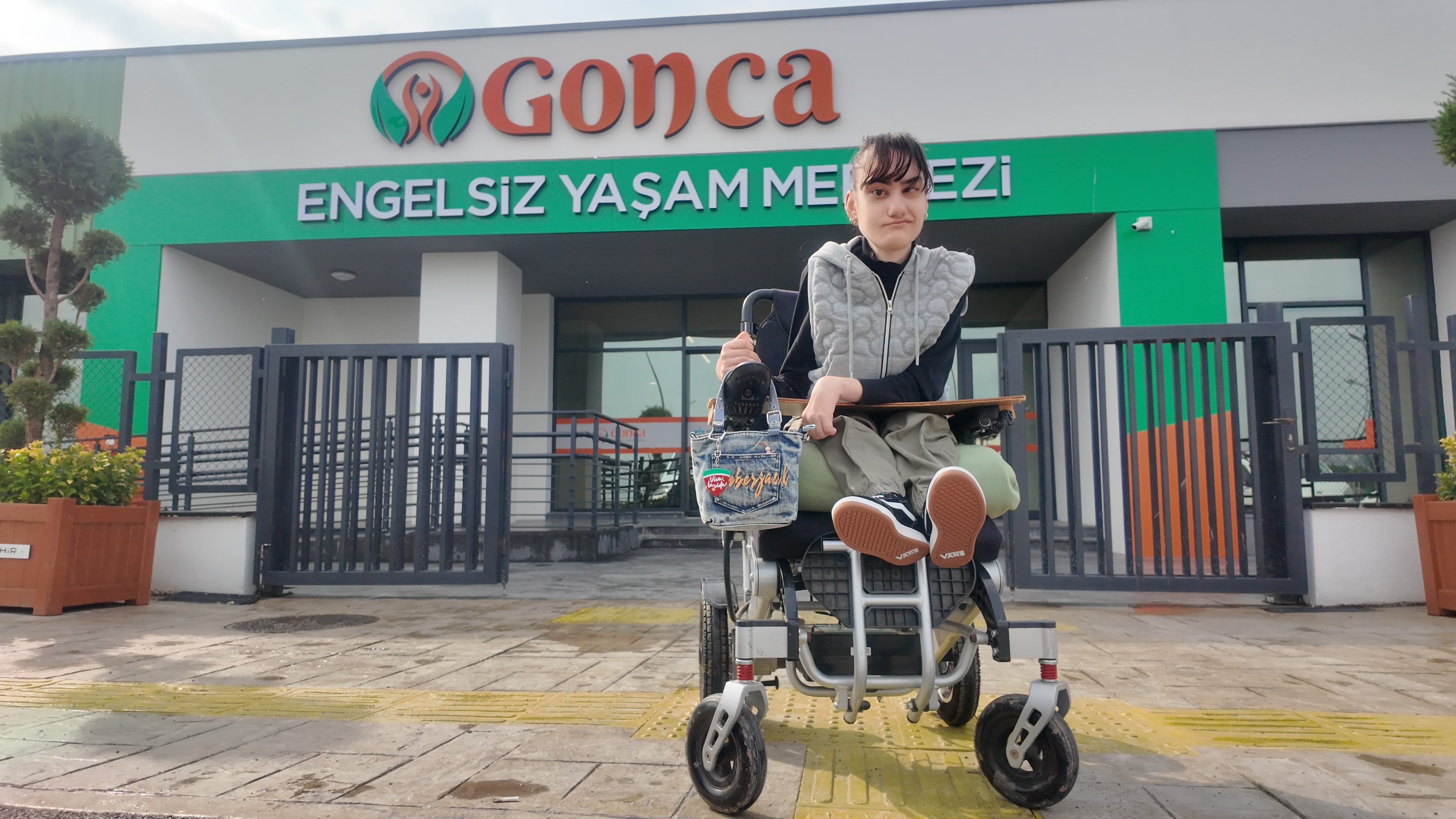 Engelleri Aşan Kalem Şevval Gerz’in Başarısı Kalplere Dokunuyor (1)