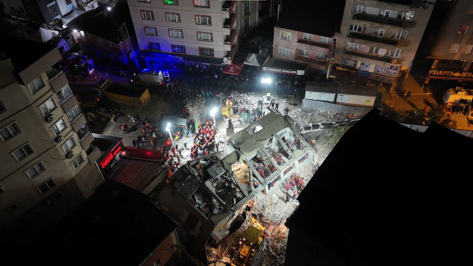 Gebze'de Arama Kurtarma Çalışmaları Hala Devam Ediyor 01