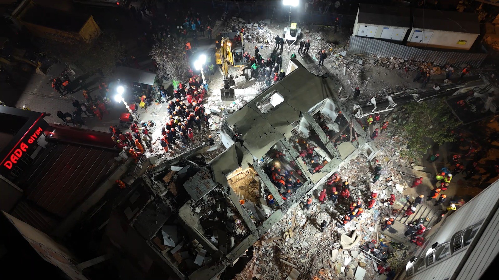 Gebze'de Arama Kurtarma Çalışmaları Hala Devam Ediyor 02