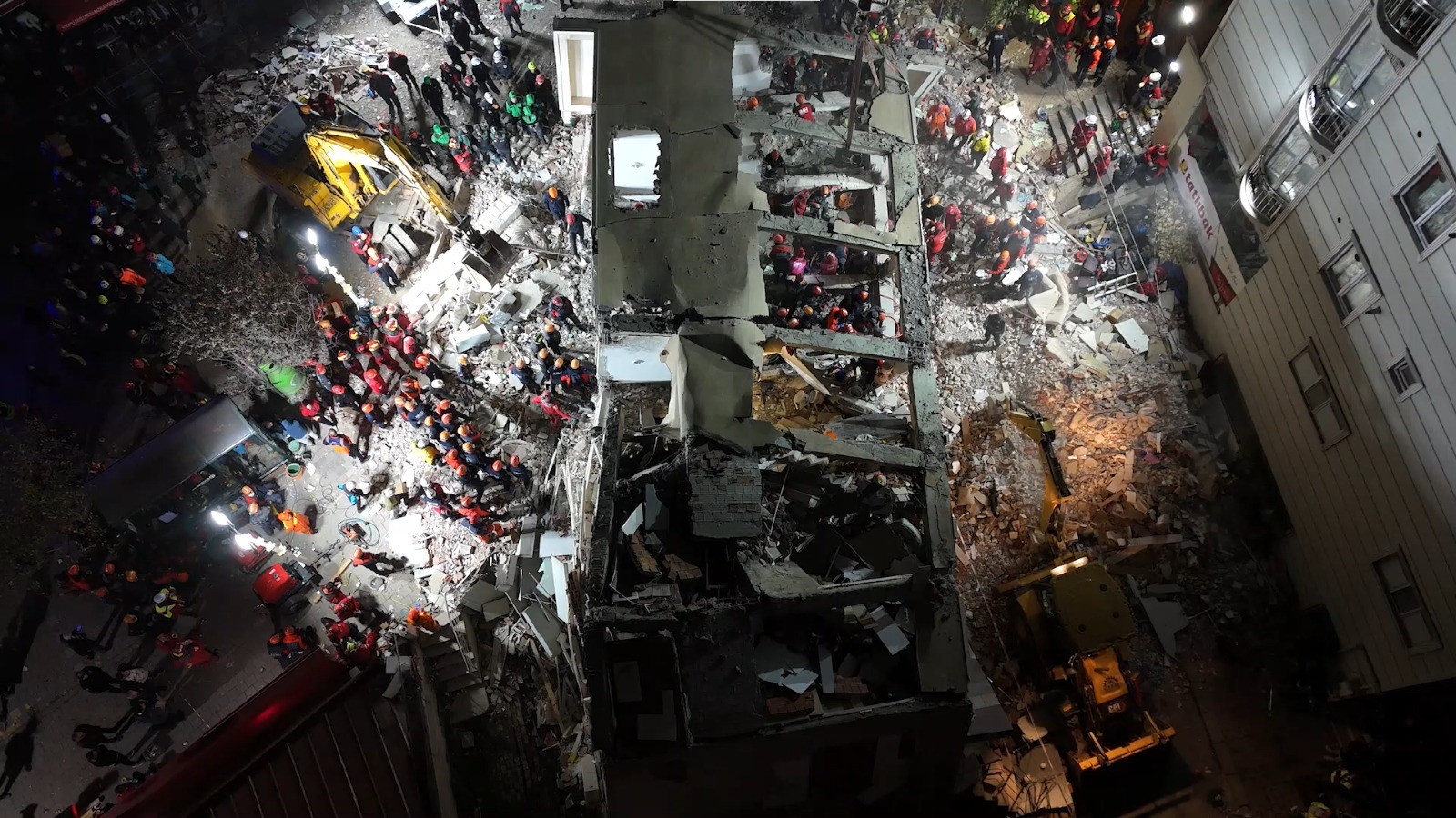 Gebze'de Arama Kurtarma Çalışmaları Hala Devam Ediyor 03