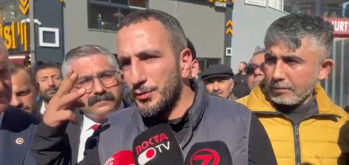 Gebze’de Çöken 6 Katlı Binanın Alt Katındaki Eczanenin Sahibi, Kolonlarda Çatlak Olmadığını Savundu. Kurtarma Çalışmaları Sürüyor. 01