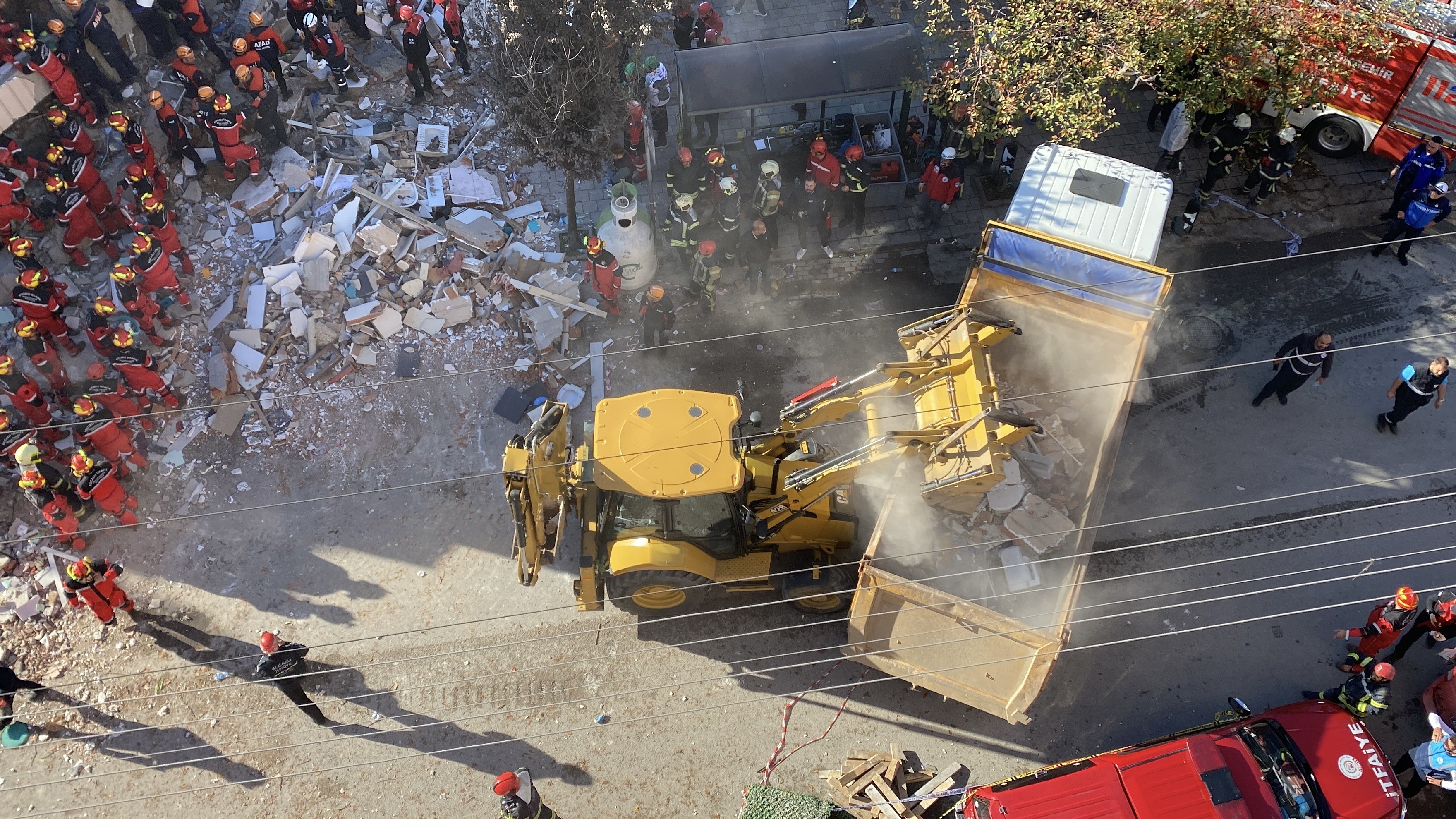 Gebze'de Çöken Bina Havadan Böyle Görüntülendi! 02
