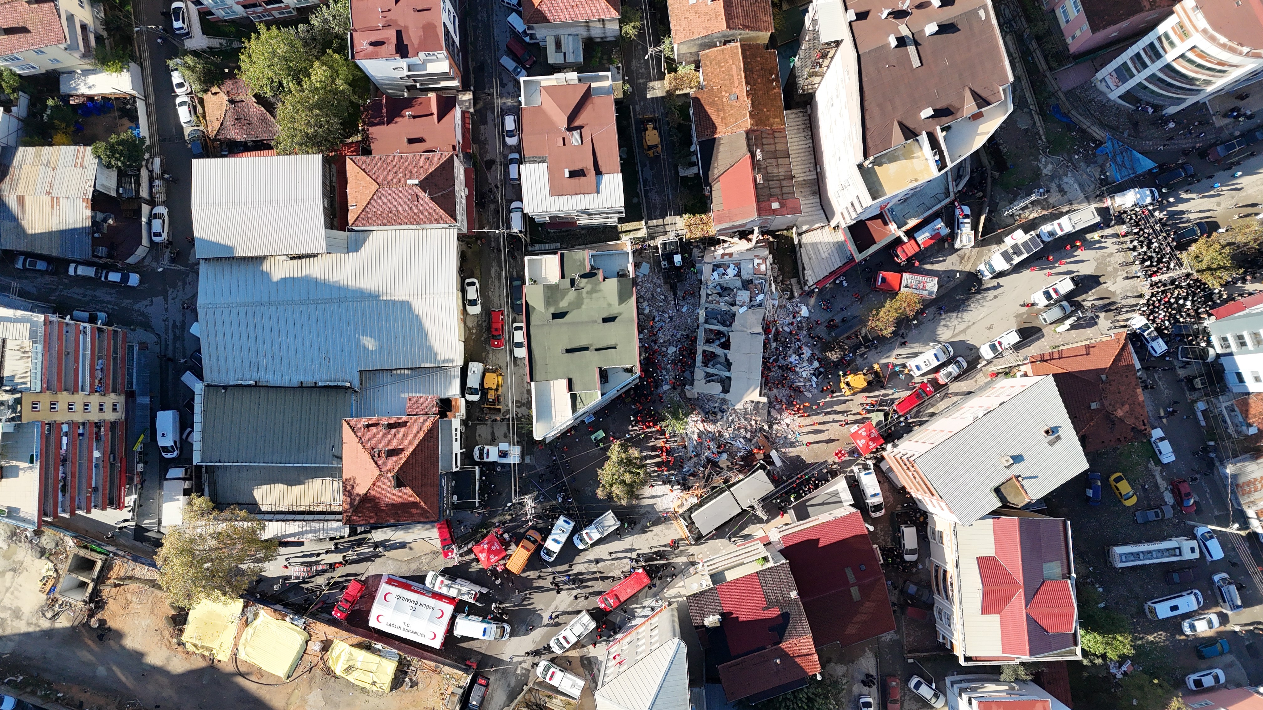 Gebze'de Çöken Bina Havadan Böyle Görüntülendi! 03