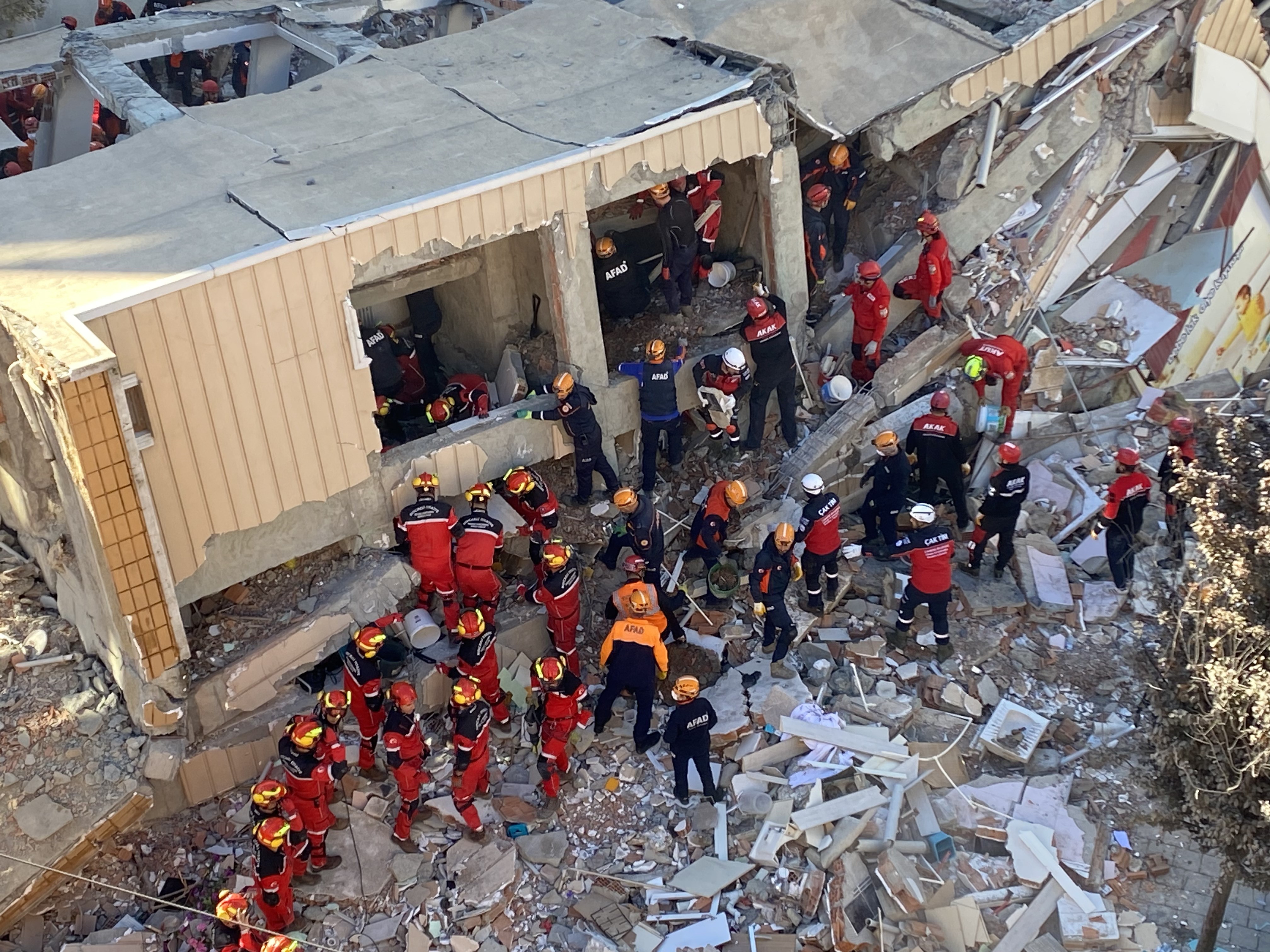 Gebze'de Çöken Bina Havadan Böyle Görüntülendi! 11