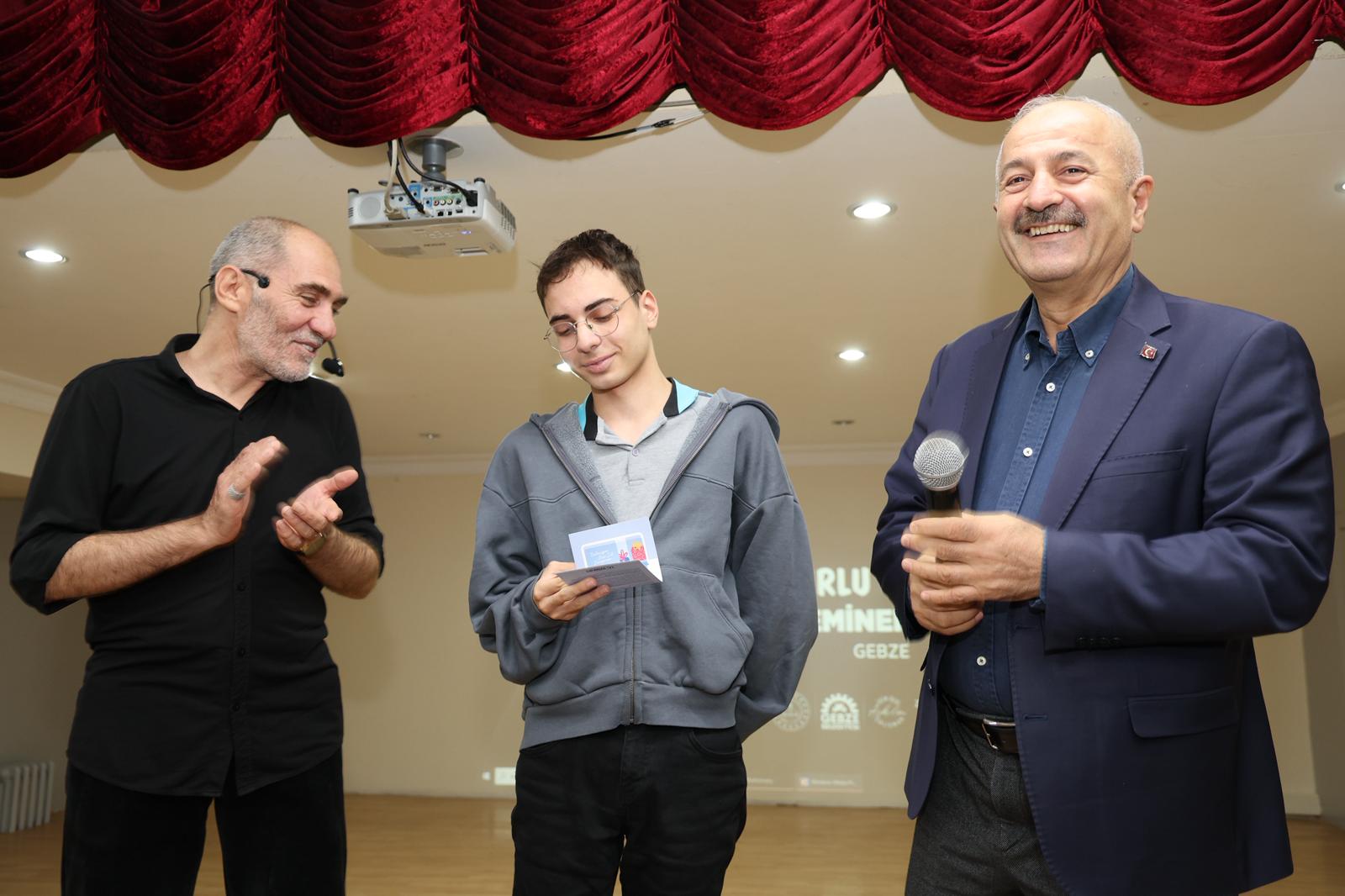 Gebze'de Şuurlu Gençlik Semineri 2