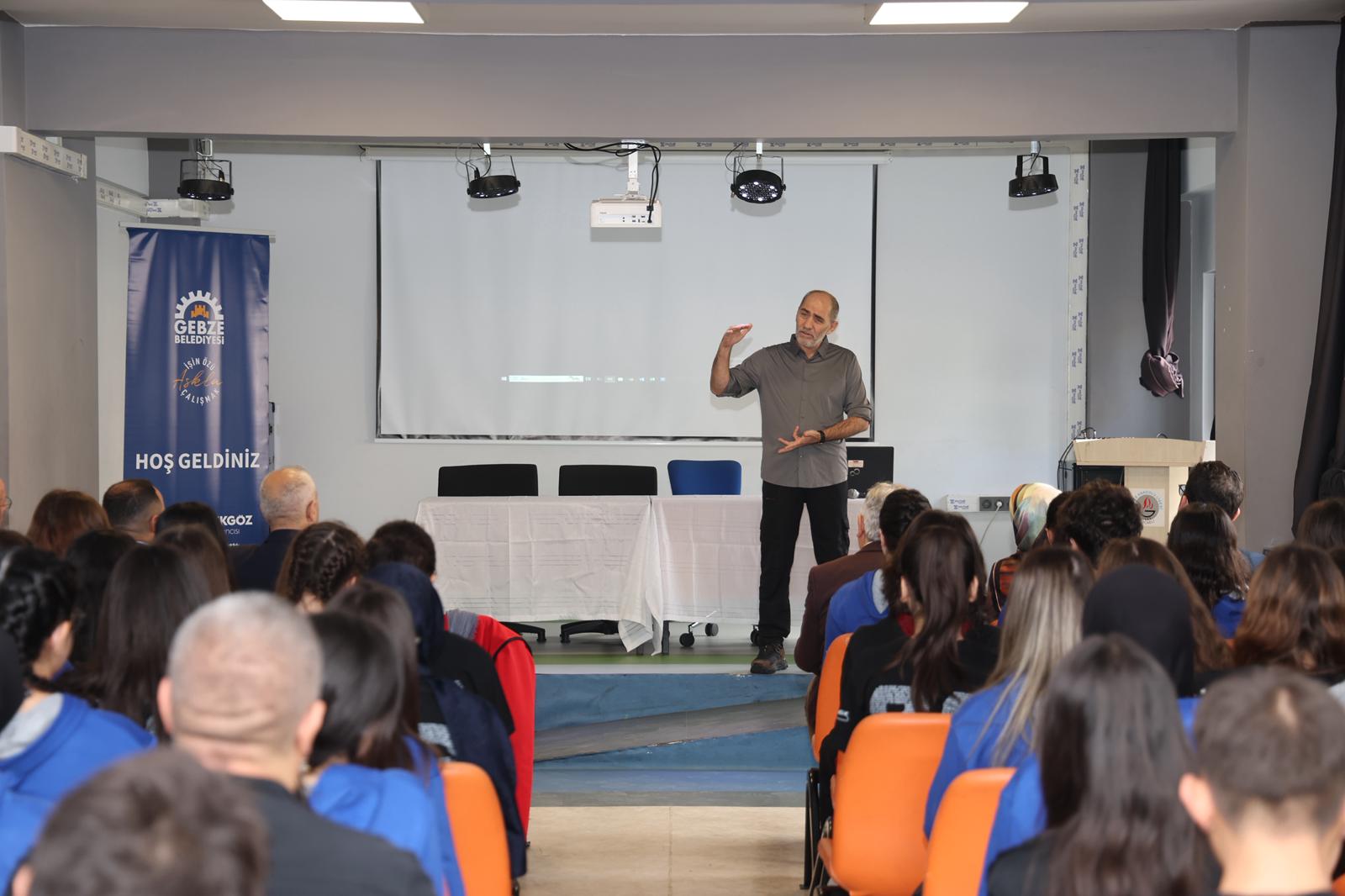 Gebze'de Şuurlu Gençlik Semineri 5