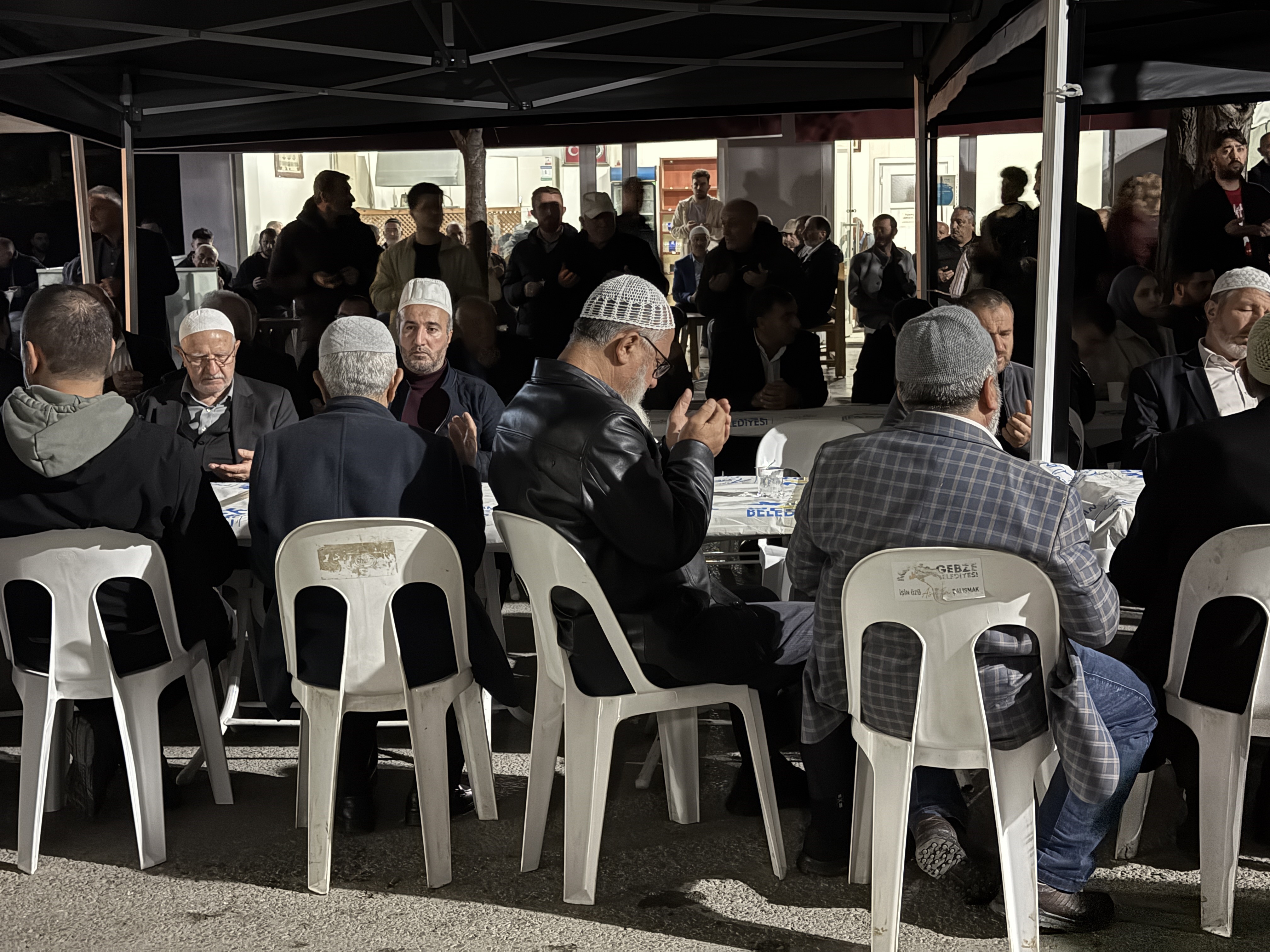 Gebze’deki Enkazda Ailesini Kaybeden Genç Kıza Dayısı Bakacak (2)