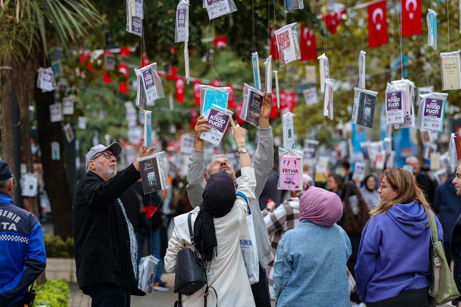 Gelenek Bozulmadı! Yarın Ağaçlar Kitap Açıyor 1