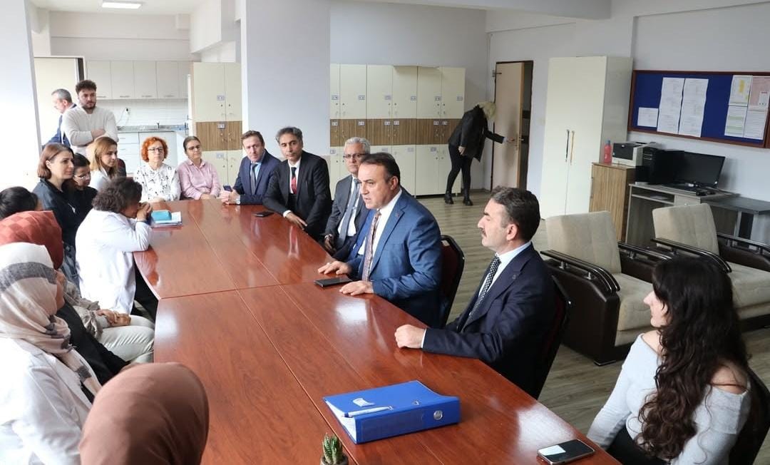 Gölcük Piri Reis İlkokulu’na “En Çok Kan Bağışı Yapan Okul” Ödülü (3)