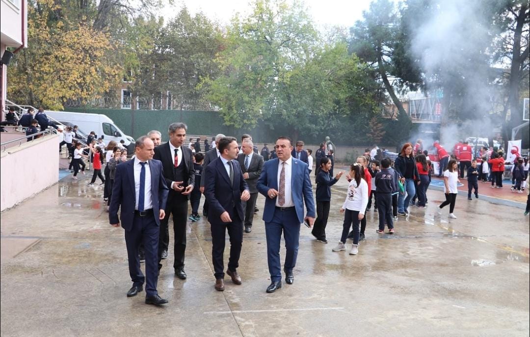 Gölcük Piri Reis İlkokulu’na “En Çok Kan Bağışı Yapan Okul” Ödülü (7)