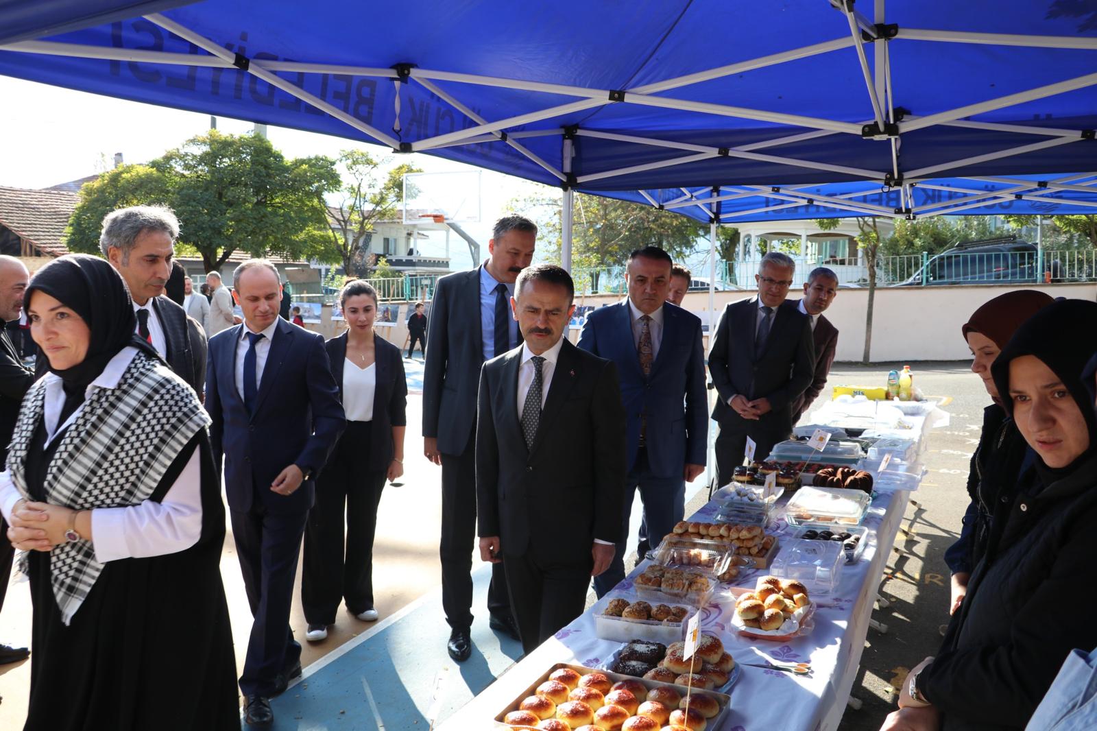 Gölcük’te Gazze İçin Düzenlenen Kermese Katıldı (1)
