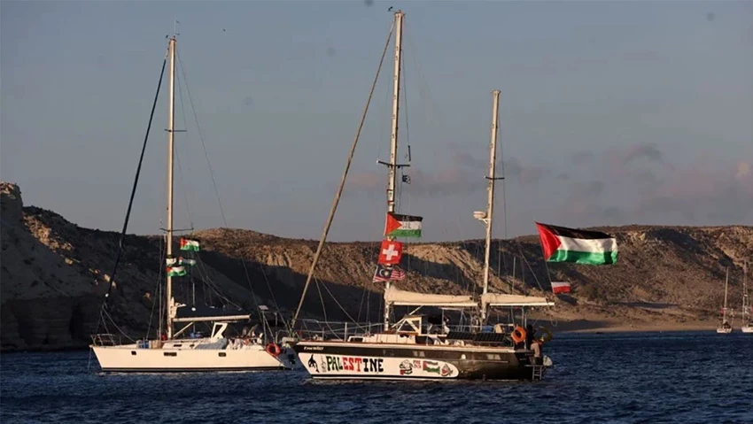 İsrail Gemileri Küresel Sumud Filosu’nu Çevreledi! (1)-1