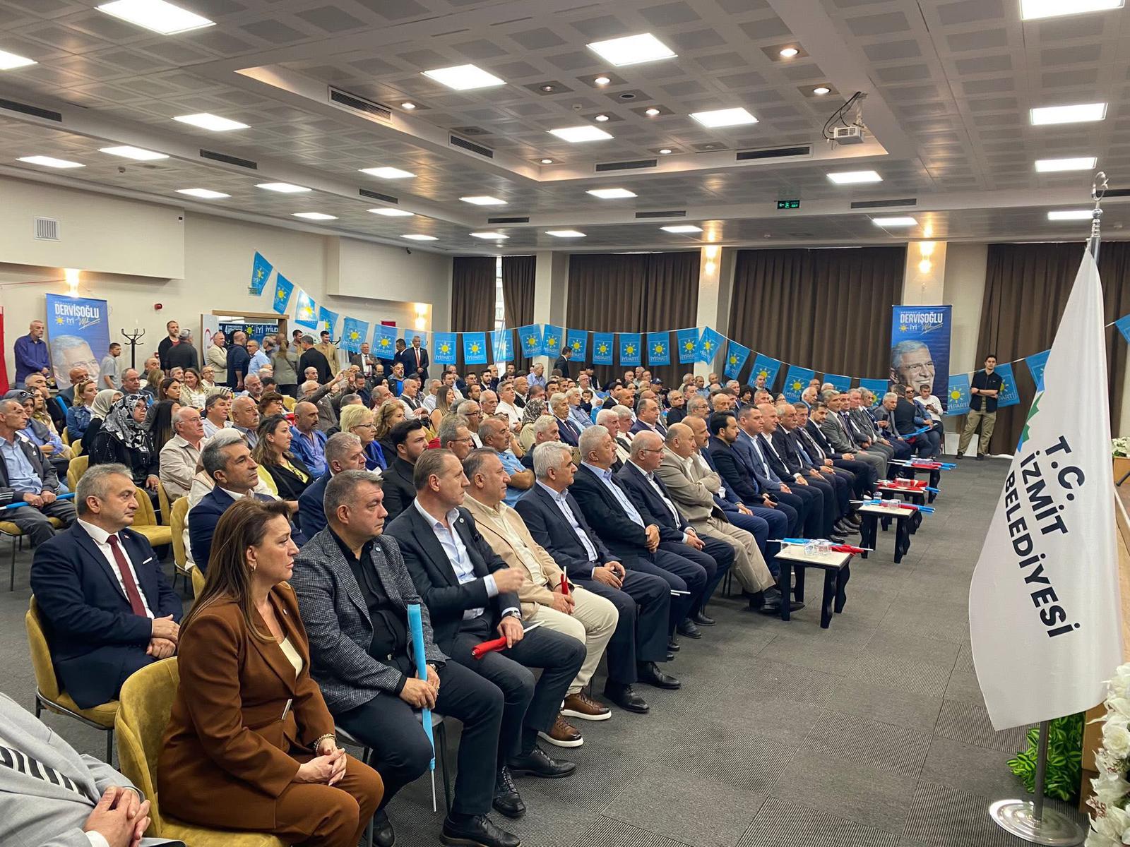 İyi̇ Parti İzmit İlçe Kongresi’nde Tamyüksel Güven Tazeledi (3)