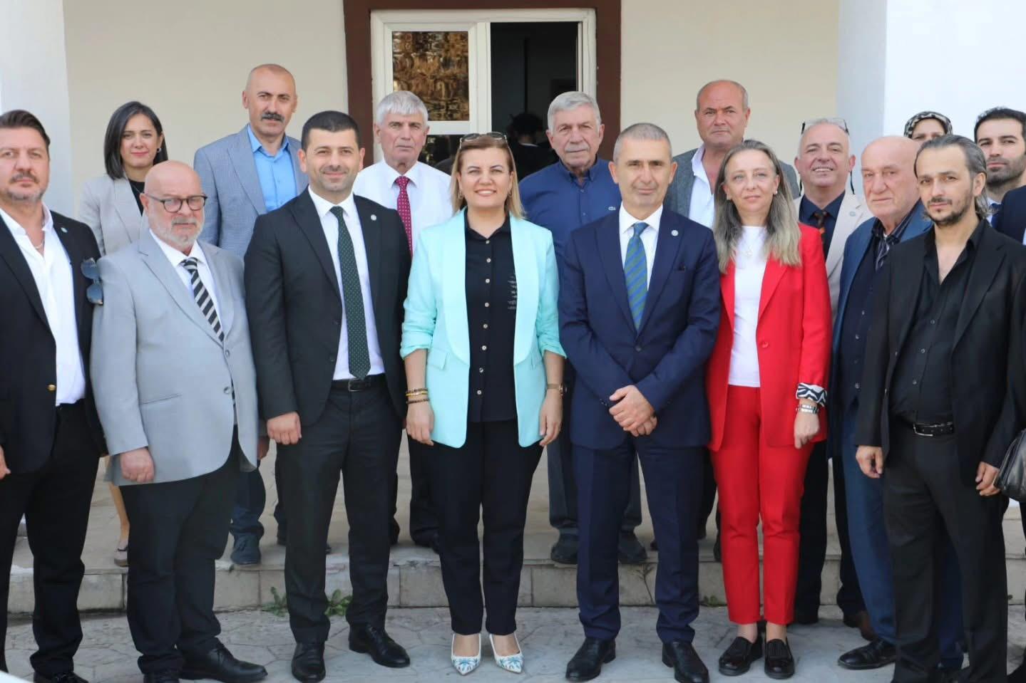 İyi̇ Parti İzmit İlçe Kongresi’nde Tamyüksel Güven Tazeledi (4)
