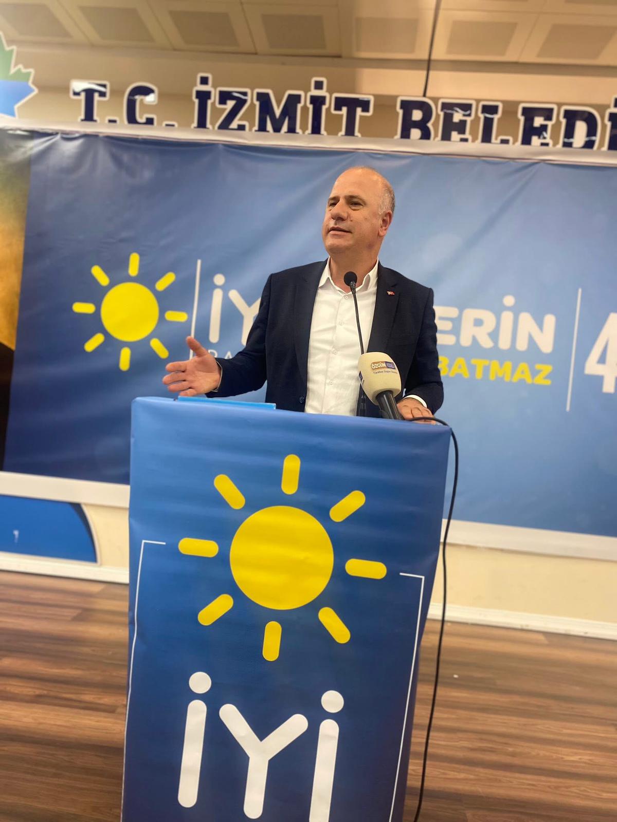 İyi̇ Parti İzmit İlçe Kongresi’nde Tamyüksel Güven Tazeledi (7)