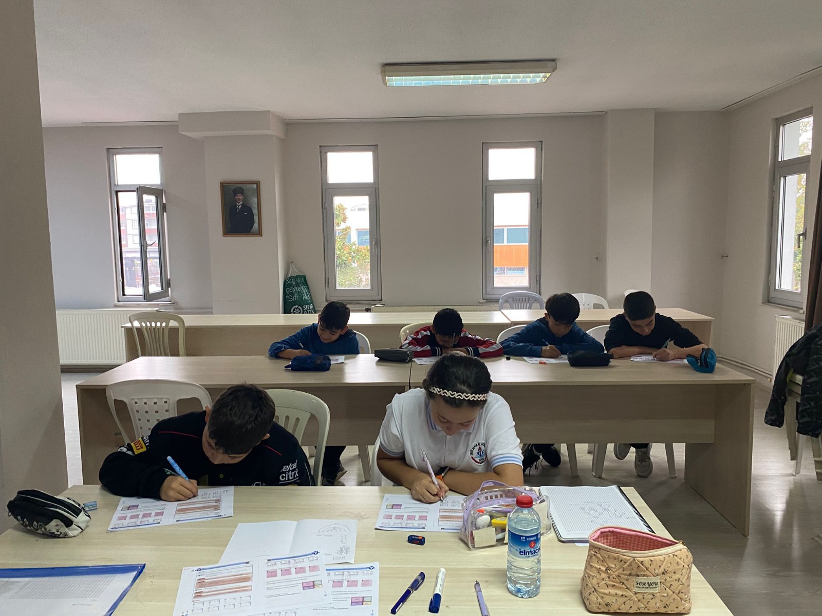İzmit Belediyesi’nden Lgs’ye Hazırlanan Öğrencilere Mahalle Etüt Desteği
