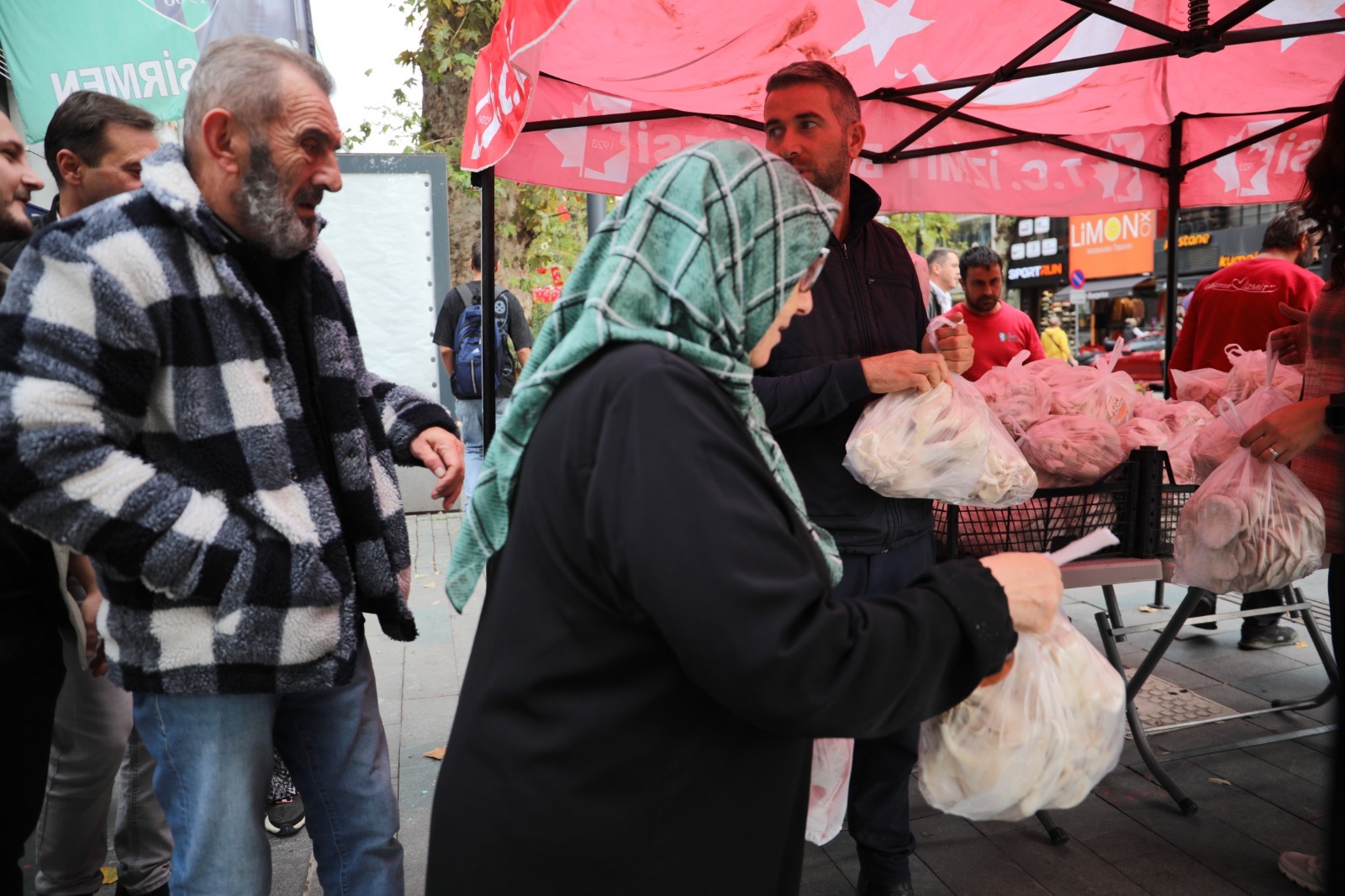 İzmit Belediyesi'nden Ücretsiz İstiridye Mantarı! 3