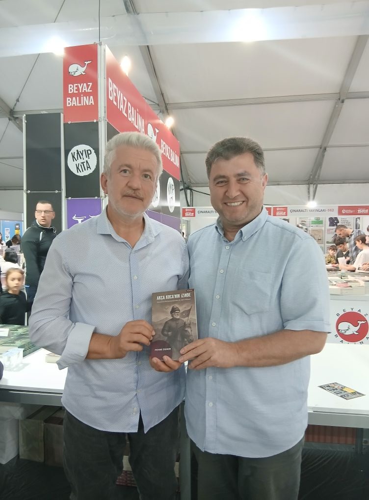 İzmitli Yazar Fehmi Demir’e Yoğun İlgi (11)