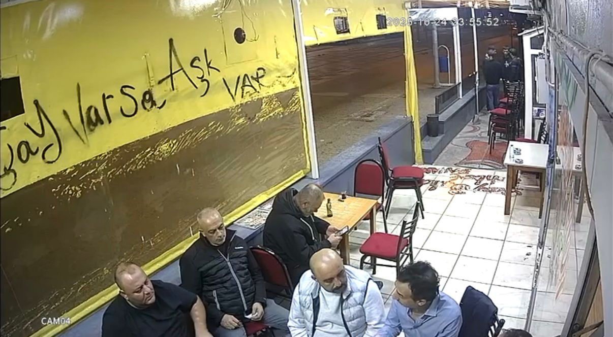 İzmit’te Çay Ocağında Silahlı Saldırı! Yaralılar Var (1)-1