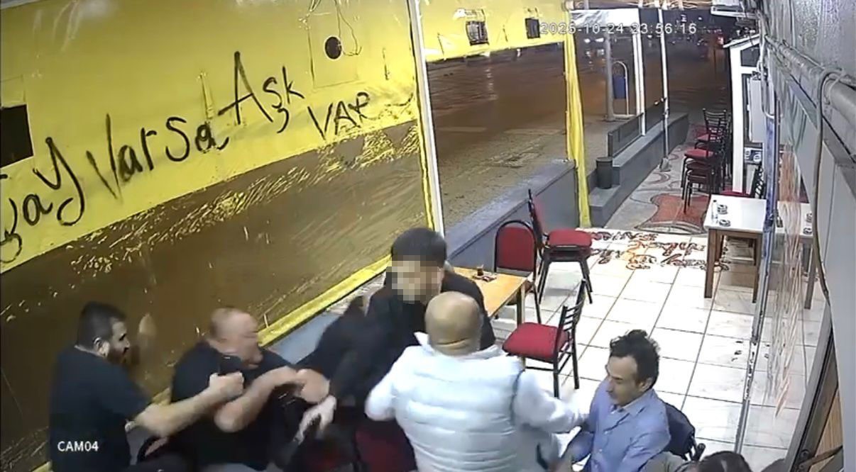 İzmit’te Çay Ocağında Silahlı Saldırı! Yaralılar Var (5)