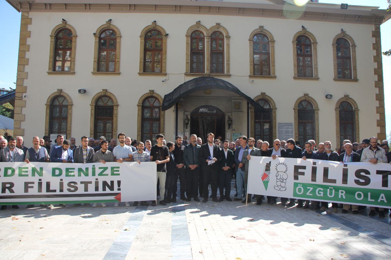 İzmit'te İsrail’in Özgürlük Filosu’na Saldırısı Protesto Edildi (3)