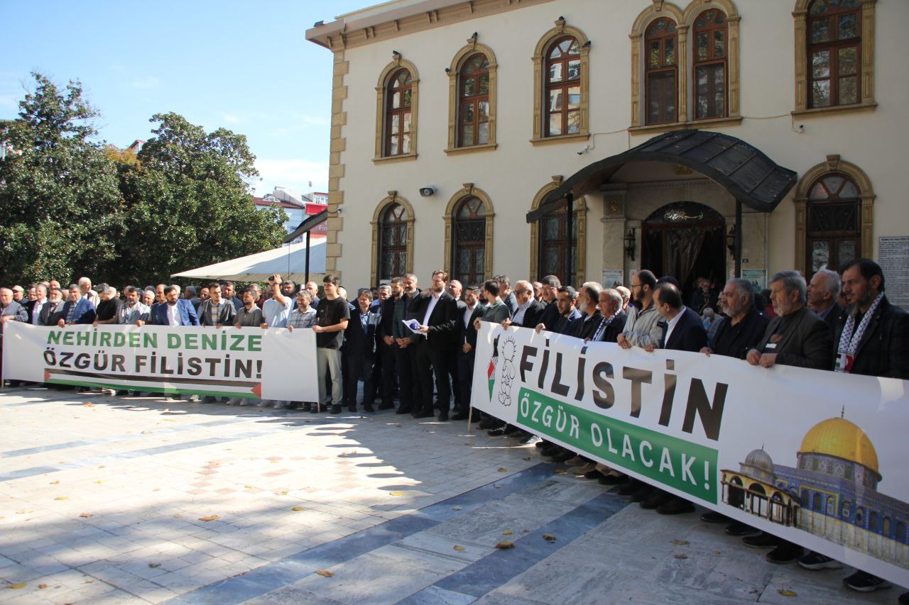 İzmit'te İsrail’in Özgürlük Filosu’na Saldırısı Protesto Edildi (4)