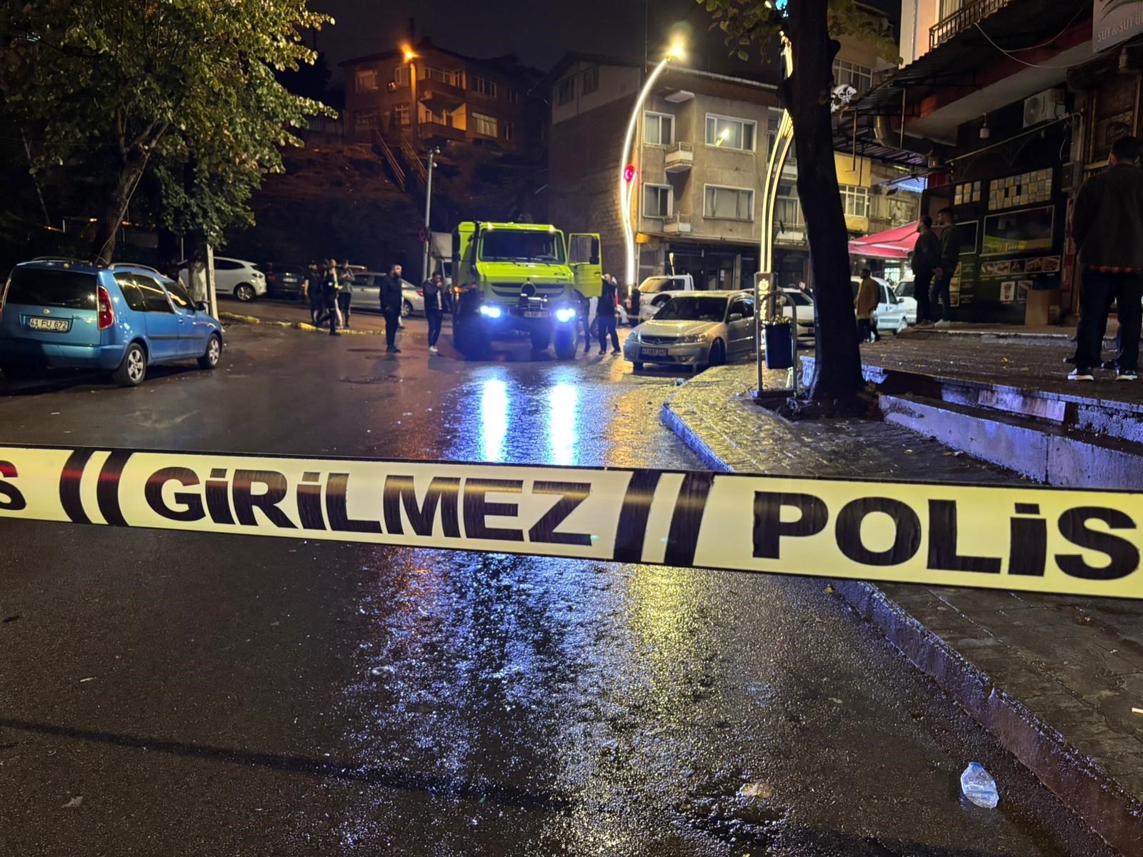 İzmit’te Jiletli Dehşet Kendisini Kesen Şahıs, Silahla Vurularak Öldürüldü (1)