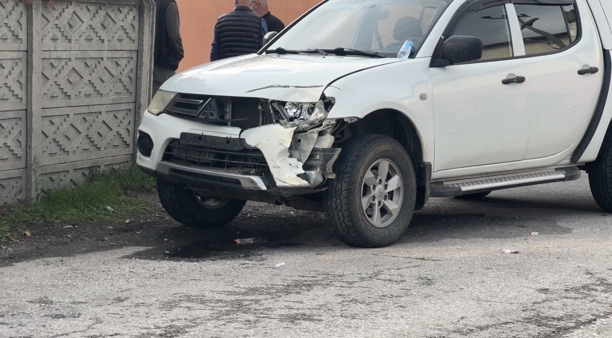 Kamyonetle Çarpışan Motosikletteki 2 Öğrenci Ağır Yaralandı (4)