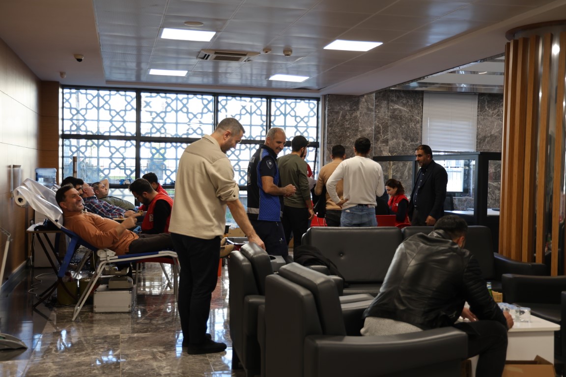 Kartepe’de “Birbirimize Candan Bağlıyız” Kan Bağışı Kampanyası (1)