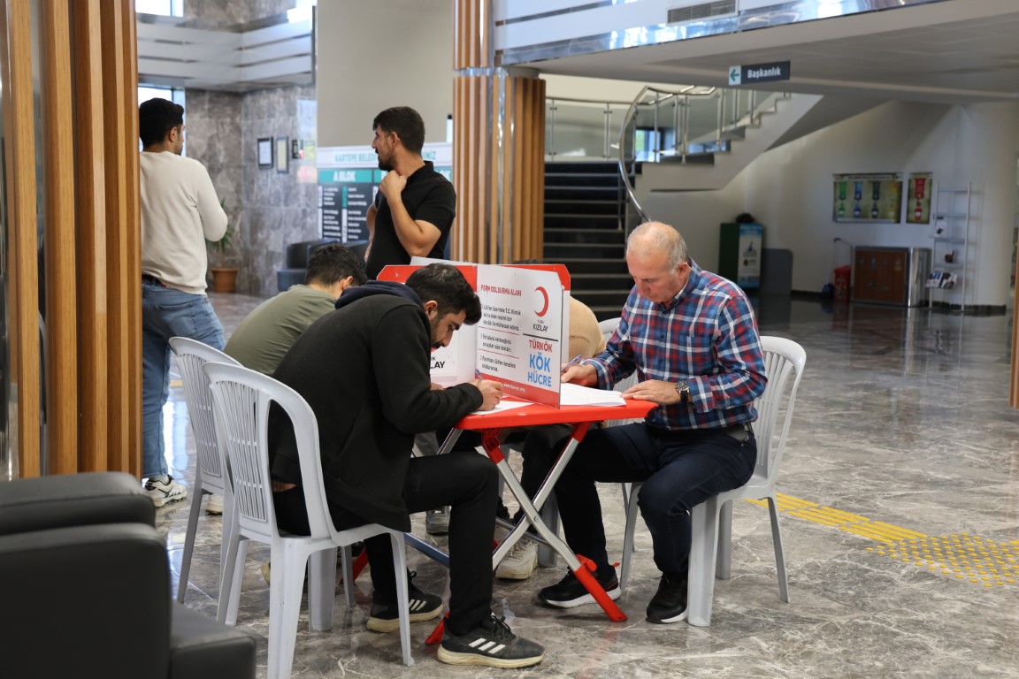 Kartepe’de “Birbirimize Candan Bağlıyız” Kan Bağışı Kampanyası (4)