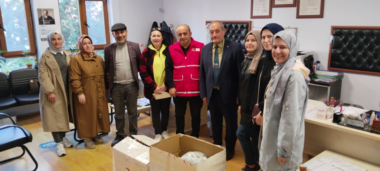 Kızılay’dan Körfez’deki Öğrencilere Mont Ve Bot Desteği 3