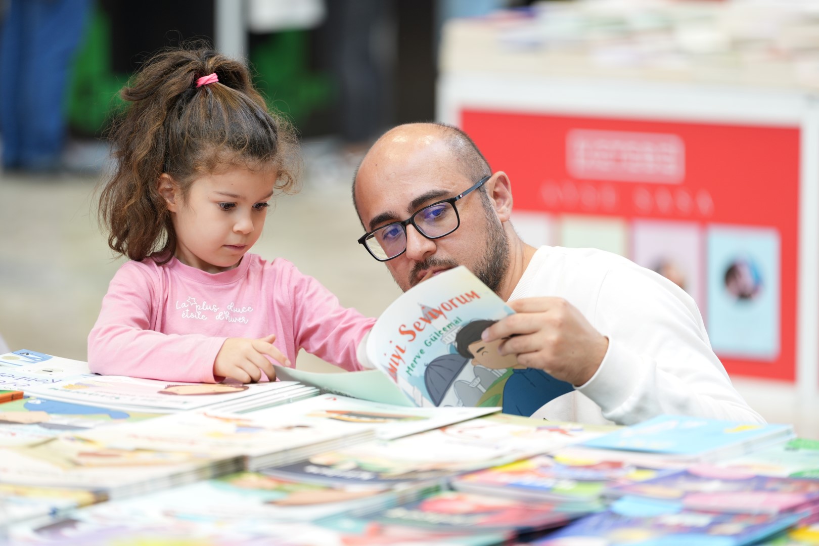 Kocaeli Kitap Fuarı’nda Babalar Ve Çocuklar Kitapların Büyülü Dünyasında Buluştu (8)